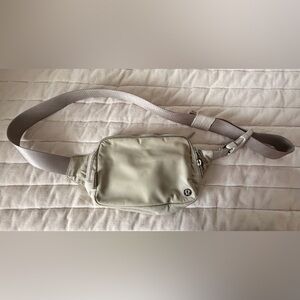 Lulu lemon athletica Belt Bag Tan